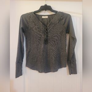 Lucky Brand Lace Detail Cotton Rib Henley Top In Asphalt Womens Size M